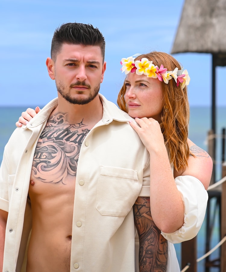 Séance photo de couple sur la plage à l'Île Maurice
